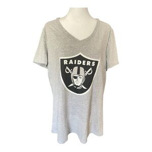 Las Vegas Raiders Women’s V-Neck T-Shirt size XL NWOT